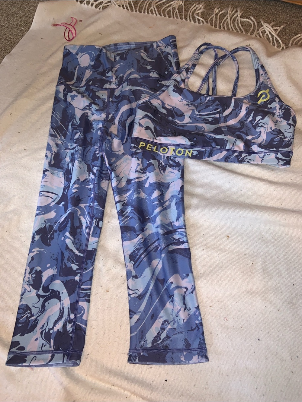 Peloton Marble Print Leggings Sports Bra Blue and Pink WITH wear it to heart S/M